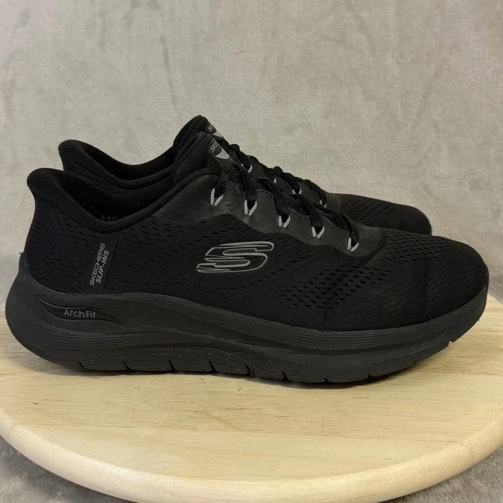 Skechers hands free